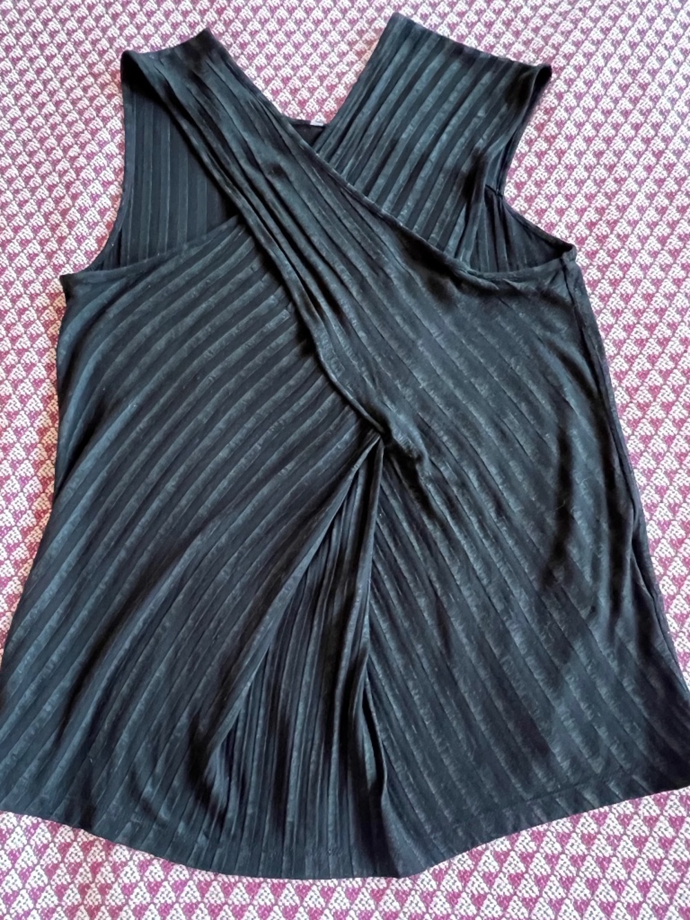 Wing NY Signature Geometric Mesh Pleated Tank Top Black Crisscross Front
